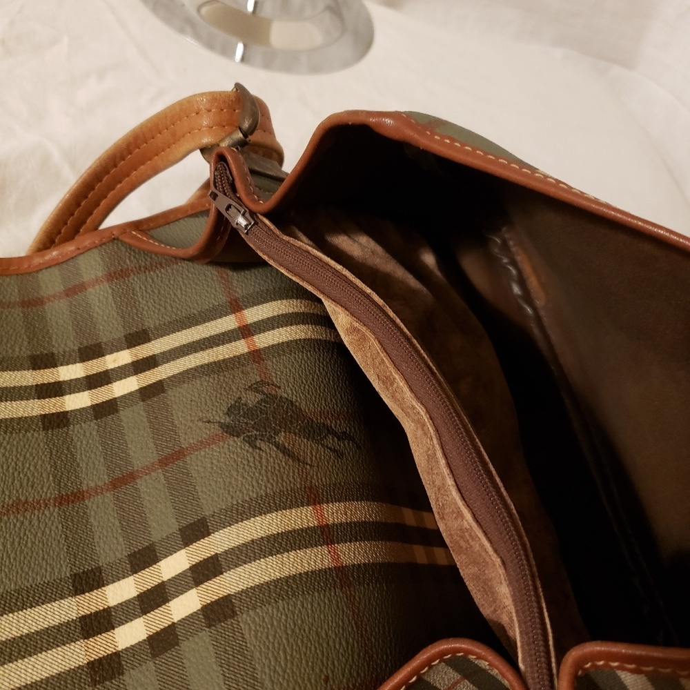 Burberrys vintage olive nova check crossbody - Picture 7 of 7